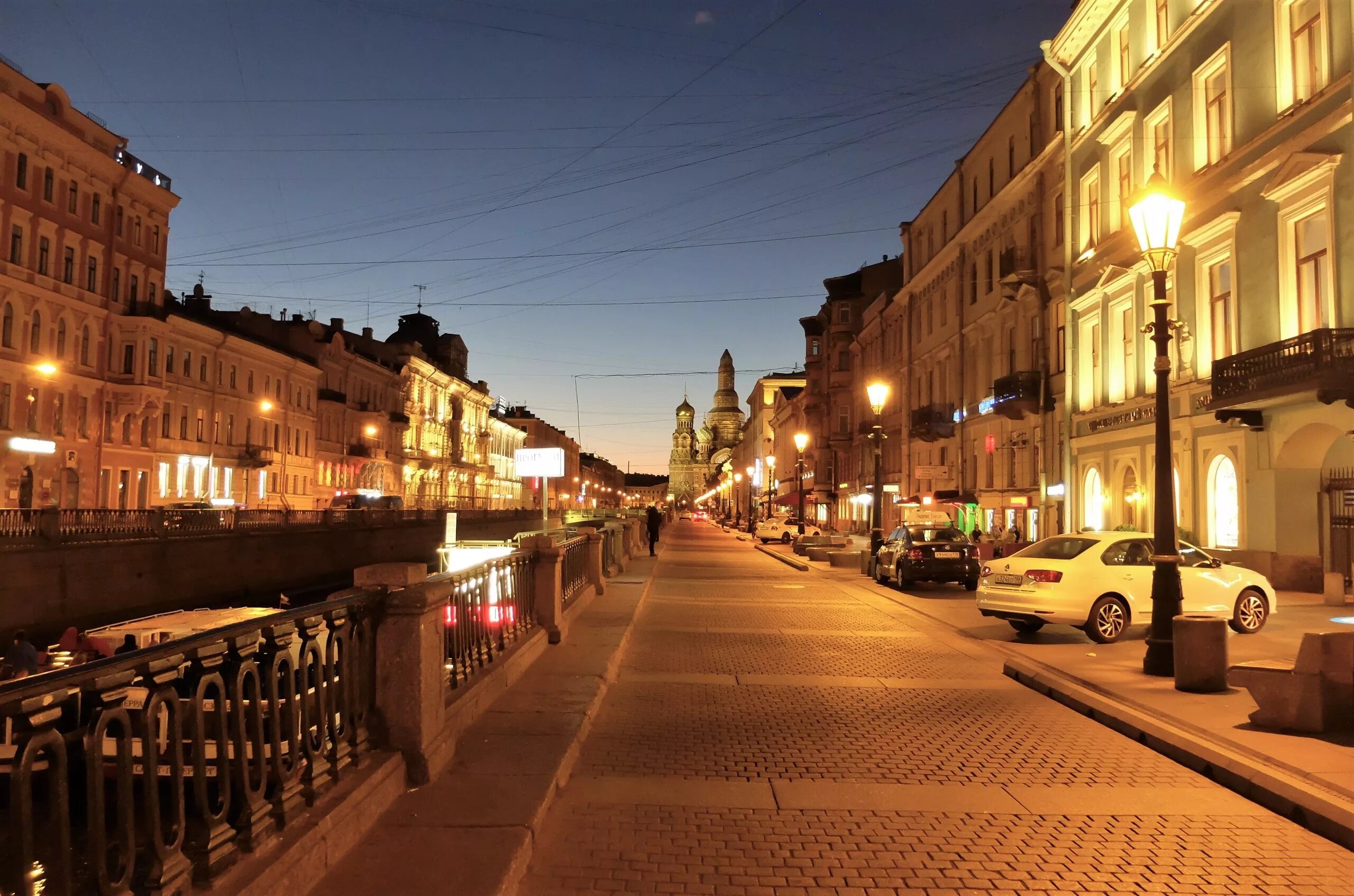 Знаменитые улицы петербурга. Санкт-Петербург улицы. СПБ улицы города. Ночные улицы Санкт-Петербурга. Улицы Санкт-Петербурга летом.