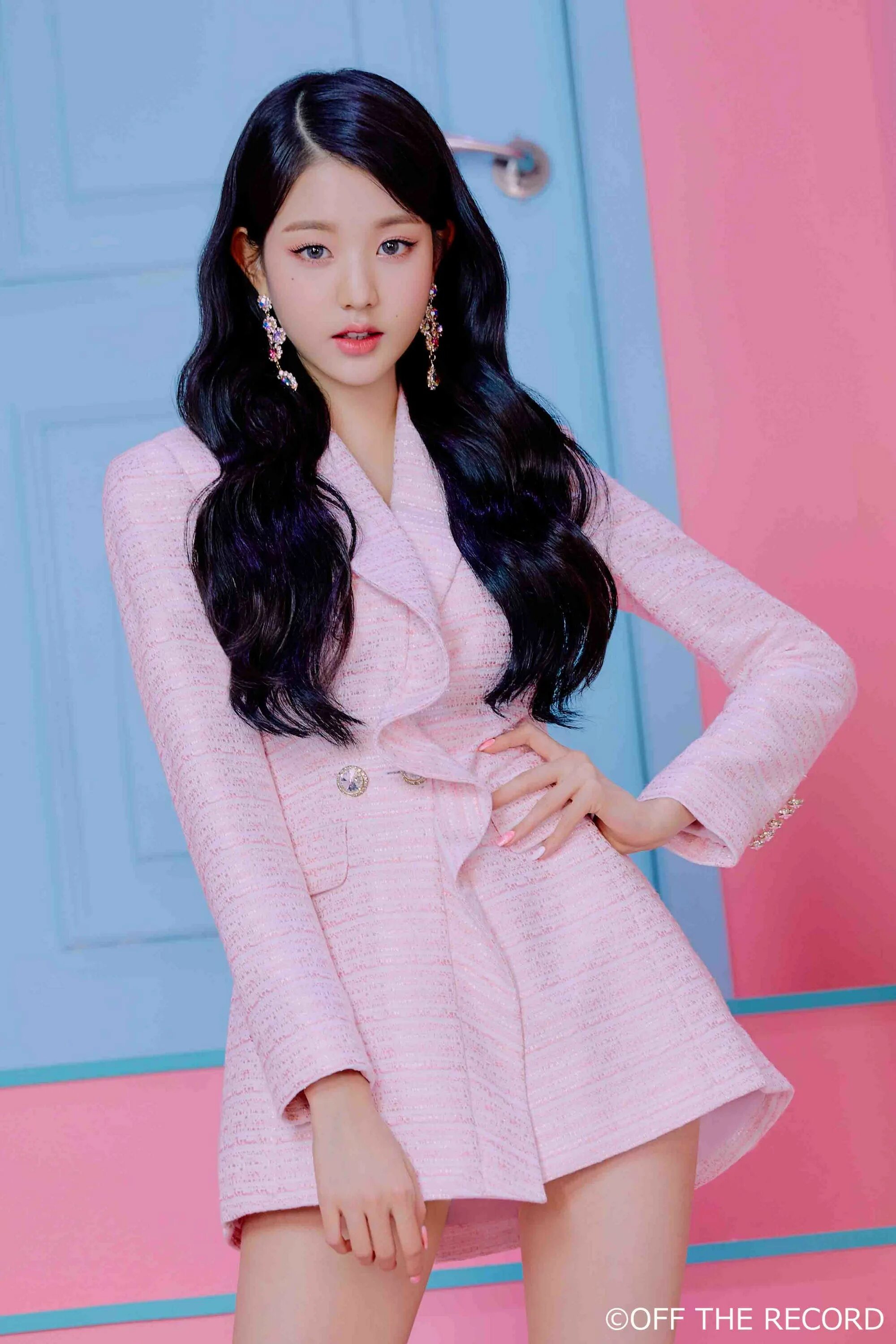 Чан вонен iz*one. Seventeen wonwoo. Вон тю. Wonwoo севентин. Чи хе-вон.