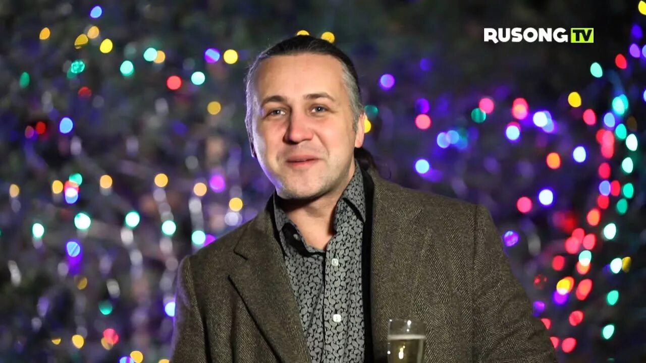 Зрителей rusong tv с новым годом 2017. Зрителей rusong tv с новым годом. Movie time rusong tv. Movie rusong tv. Телеканал rusong tv 2013.