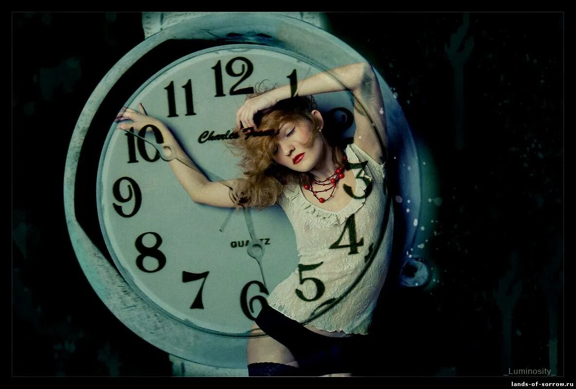 время вспять. часы. тянущиеся часы. часы поверни время вспять. время вспять.