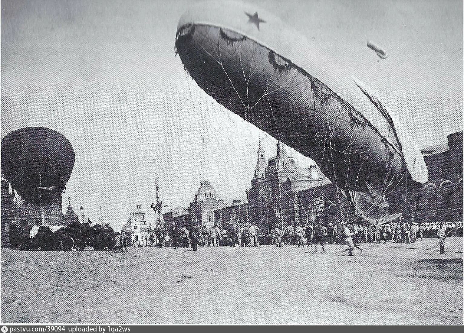 Аэростаты в блокадном ленинграде для чего. Аэростаты в москве 1941. дирижабль ссср-в2 «смольный». аэростаты заграждения в москве 1941. 1941 на красной площади аэростаты.