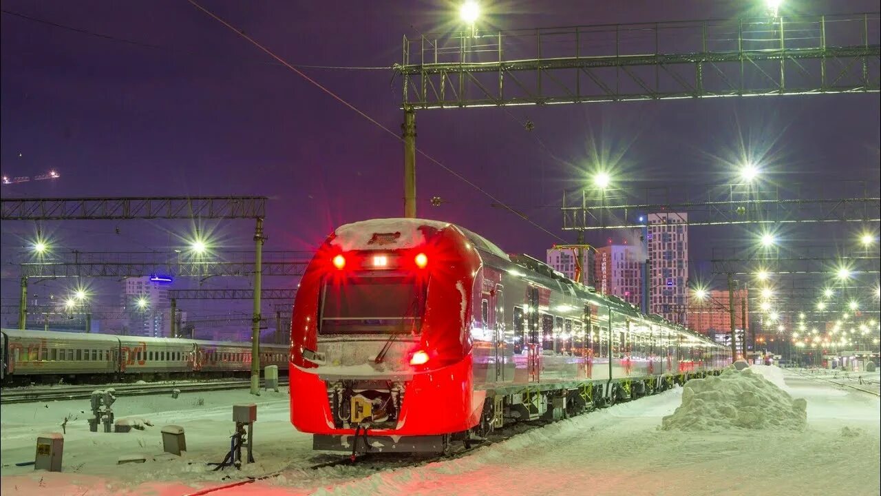 Екатеринбург-пассажирский. Станция метро минская. Электропоезд ласточка синара. Поезд 051б санкт-петербург брест. Поезд минск варшава.