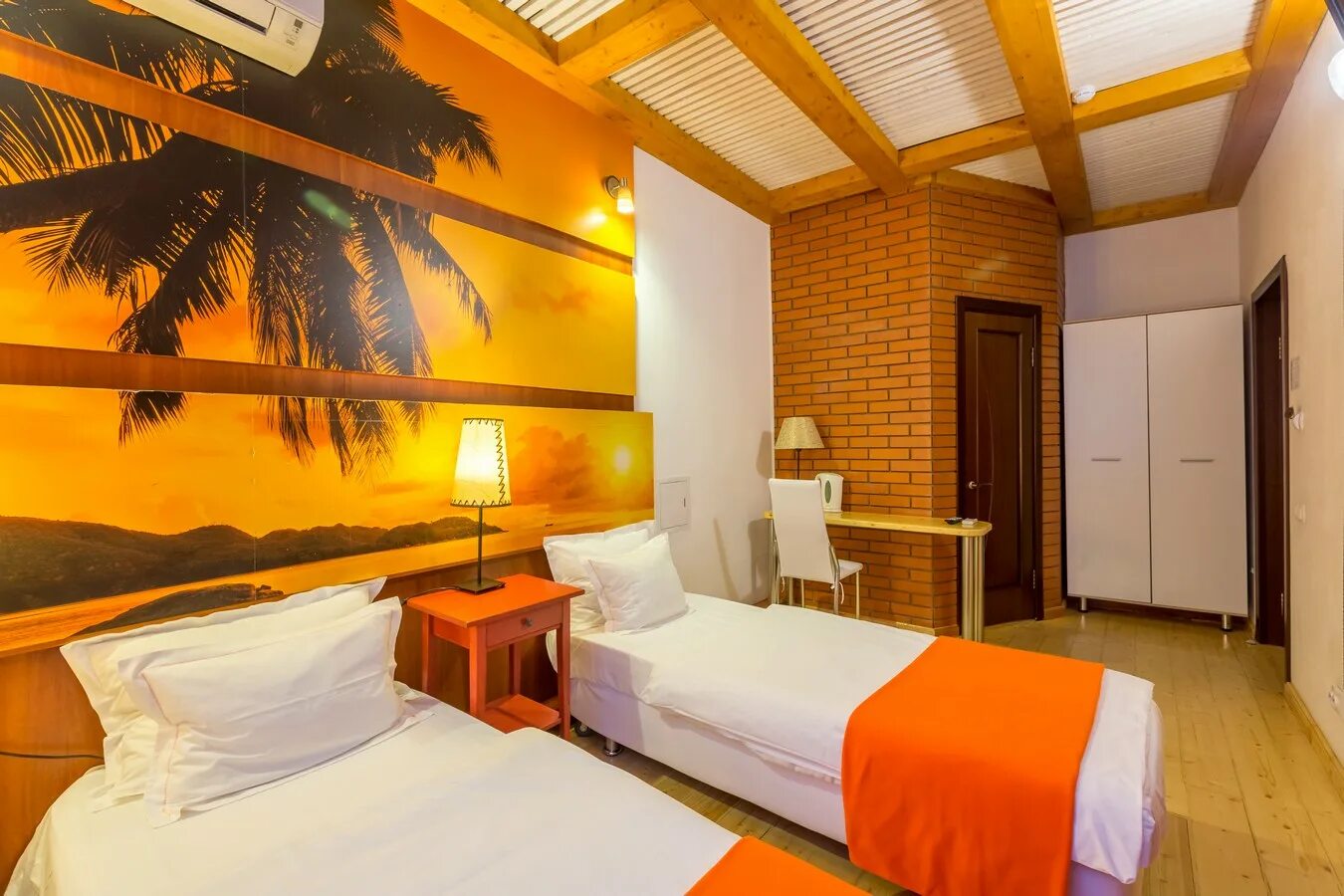 Отель вуд стрит лесная ул. Вуд стрит. Отель лесная 39. Вуд стрит. Отель вуд стрит москва.