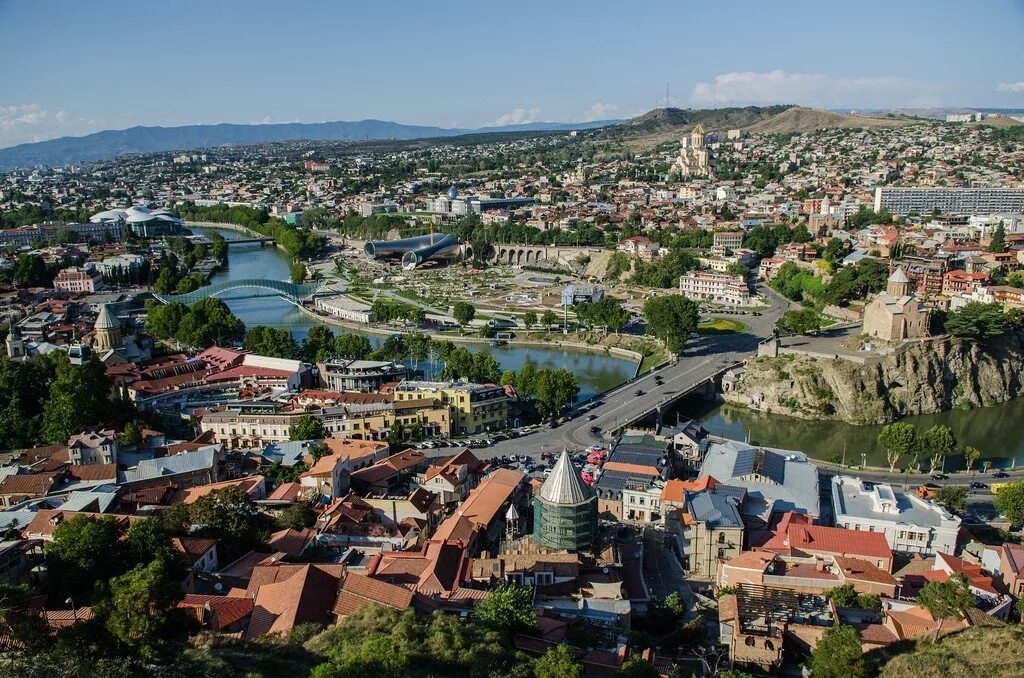 Где город тбилиси. Грузия город Тбилиси. Грузия столица 2021. Грузия Тбилиси центр города. Столица Грузии Тбилиси фото.