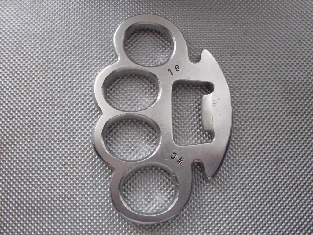 Knuckle duster