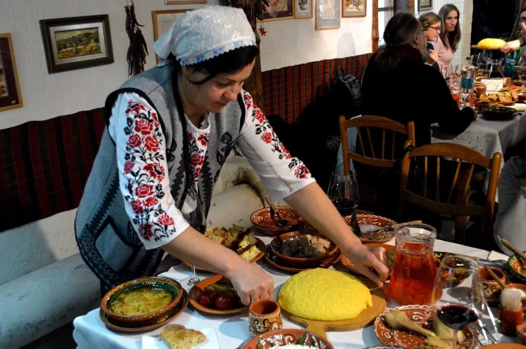 Кухни кишинев. Национальное блюдо Молдавии. Национальная кухня Молдавии. Нац блюдо Молдавии. Молдавская кухня национальные блюда.