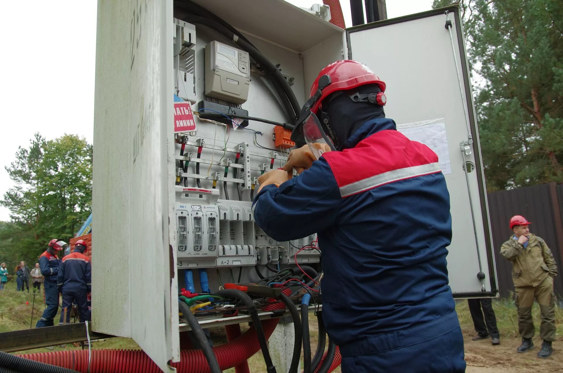 Электросети чехов. Чехов рэс моэск. Миронов алексей чехов. Подстанция 330 кв петрозаводская. Пс 35кв чертовицы.