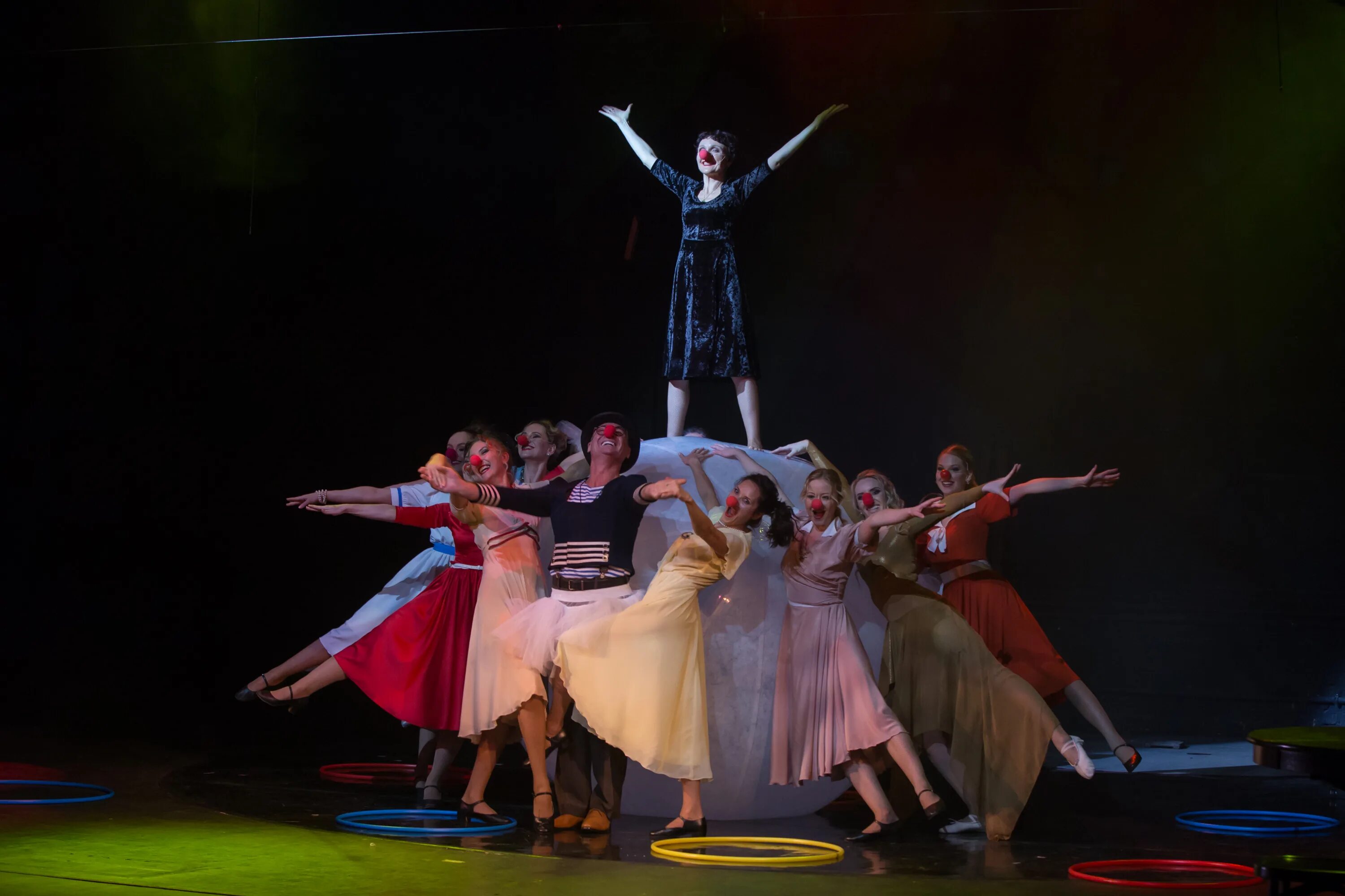 Эдит пиаф театр луны. Спектакль пиаф в театре луны. Гимн любви эдит пиаф. Эдит пиаф гимн любви. Эдит пиаф гимн любви театр луны.