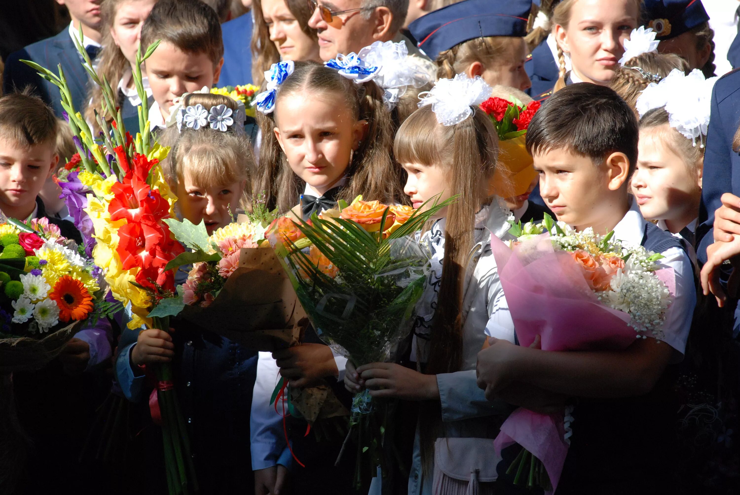 Школа 17 нижний новгород. Гимназия 2 Нижний Новгород. Школа 122 Нижний Новгород Нижний Новгород. Школа 3 Нижний Новгород 1б. 1 Сентября школа 122 Нижний Новгород.