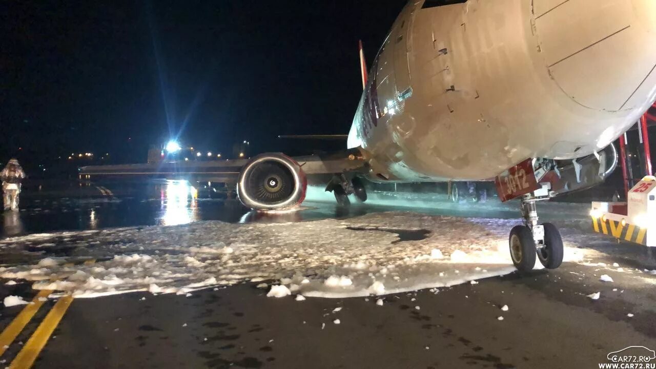 Можно самолеты видео. Боинг 737 аварийная посадка. Шасси самолета Боинг 737. Боинг 737-800 шасси. Боинг 737 авиакатастрофа.