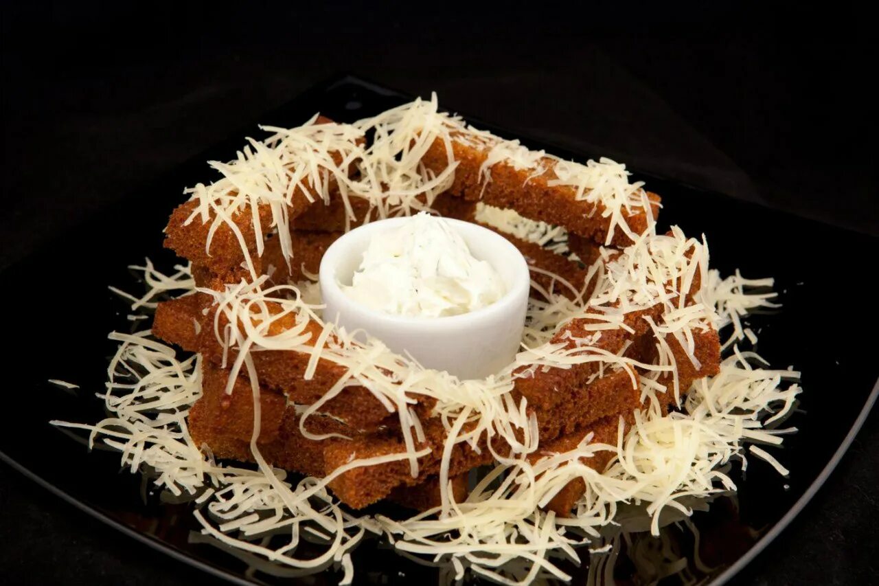 Гренки с чесноком и сыром. Гренки с чесноком и сыром. Чесночные гренки с сыром. Чесночные гренки с сыром. Чесночные гренки с сыром.