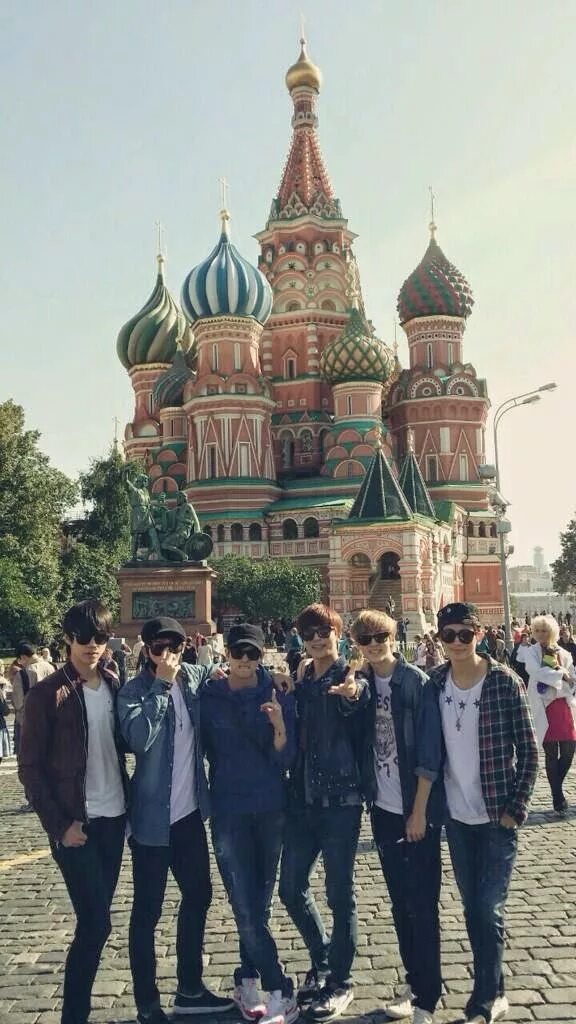 Когда приедет бтс. Bts в москве 2014. бтс в москве. группа bts в москве.