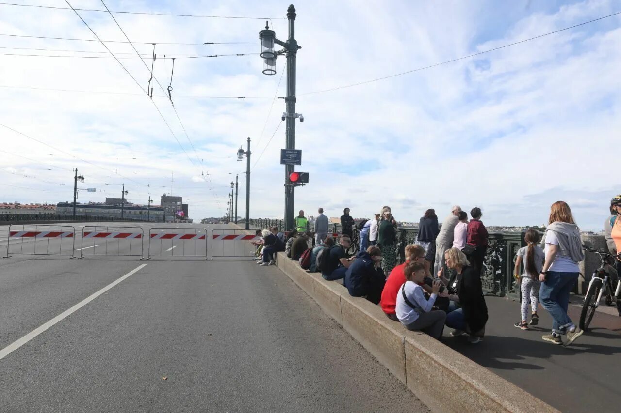 Красный мост Петербург. Мост с развязкой Питер. Белый мост в Питере. Выездной мост из Питера. Почему перекрыта красная