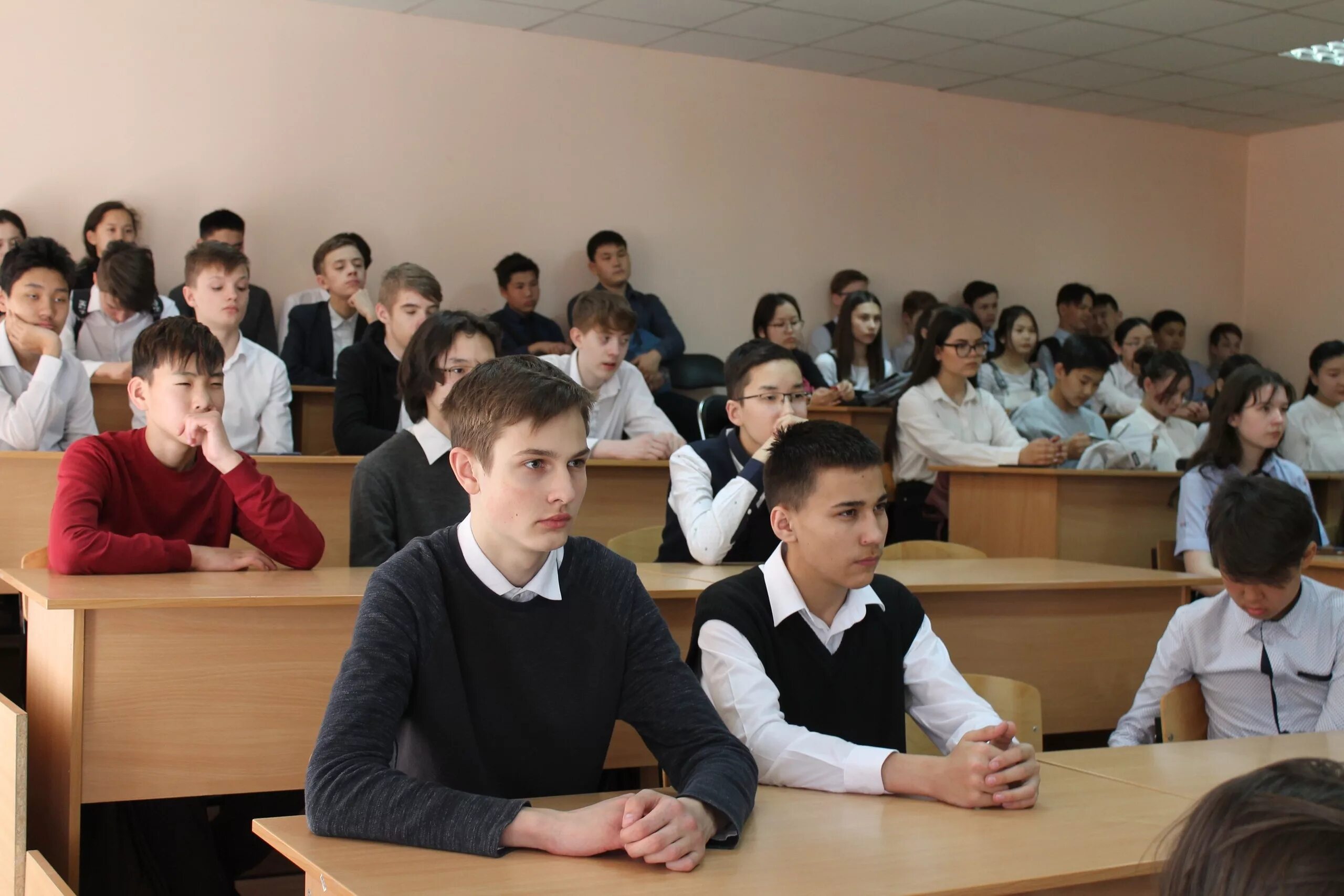 коррекционная школа 8 класс. уроки в 7 классе. урок виначальной школе. урок математики в начальной школе. физра в школе.