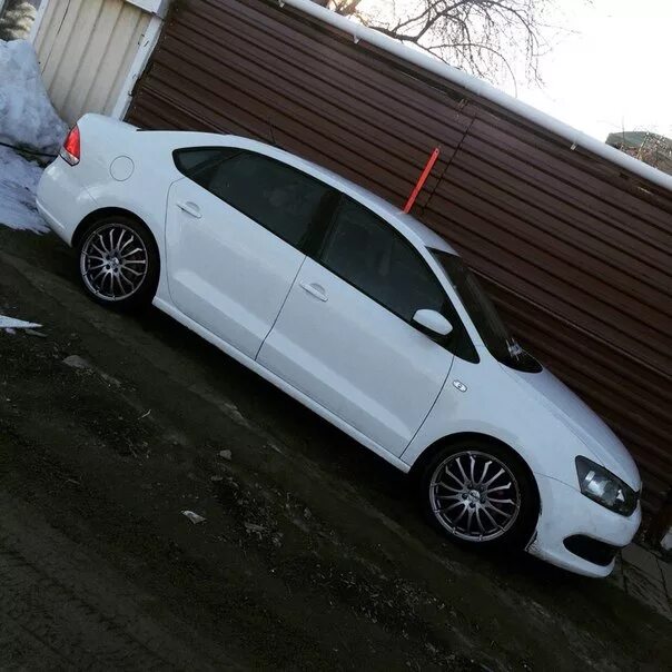 Купить резину на фольксваген поло. Фольксваген поло r17. VW Polo sedan r17. VW Polo 2020 r18. Oz Superturismo r17 VW Polo 4.