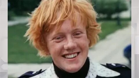 Моника Беллуччи бейнені сорғызды