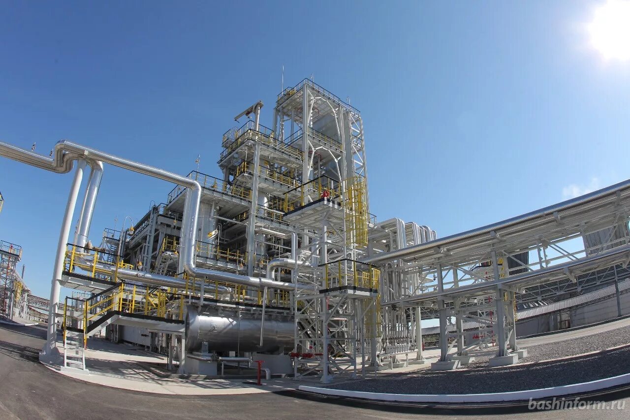 Нефтеперерабатывающий завод в башкирии. Пао уфаоргсинтез уфа. уфимский нефтеперерабатывающий завод. башнефть уфаоргсинтез. нефтеперерабатывающий завод салават.