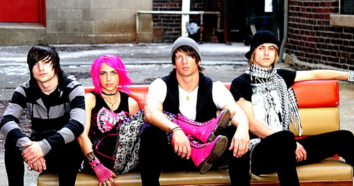 What is for hire. Группа icon for hire. icon for hire вокалистка. icon for hire icon for hire. иконы групп музыкальных.