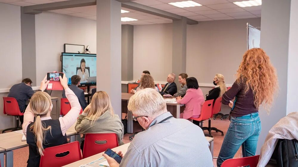 Linguistic university