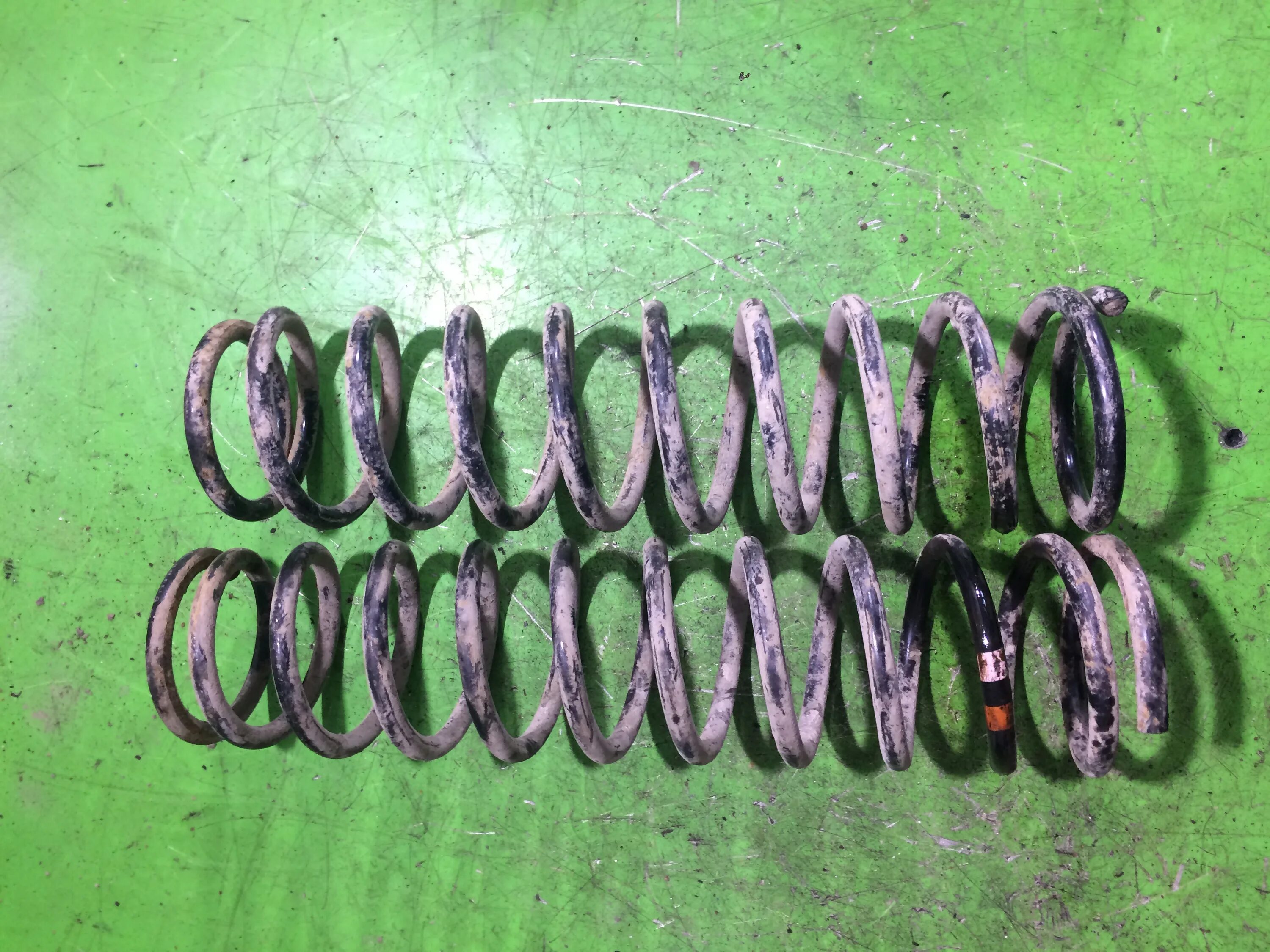 пружины передние lancer 1987. задние пружины mitsubishi carisma 2003. Mitsubishi pajero 2 пружины задней подвески. пружины задние галант 8 usa. 4.