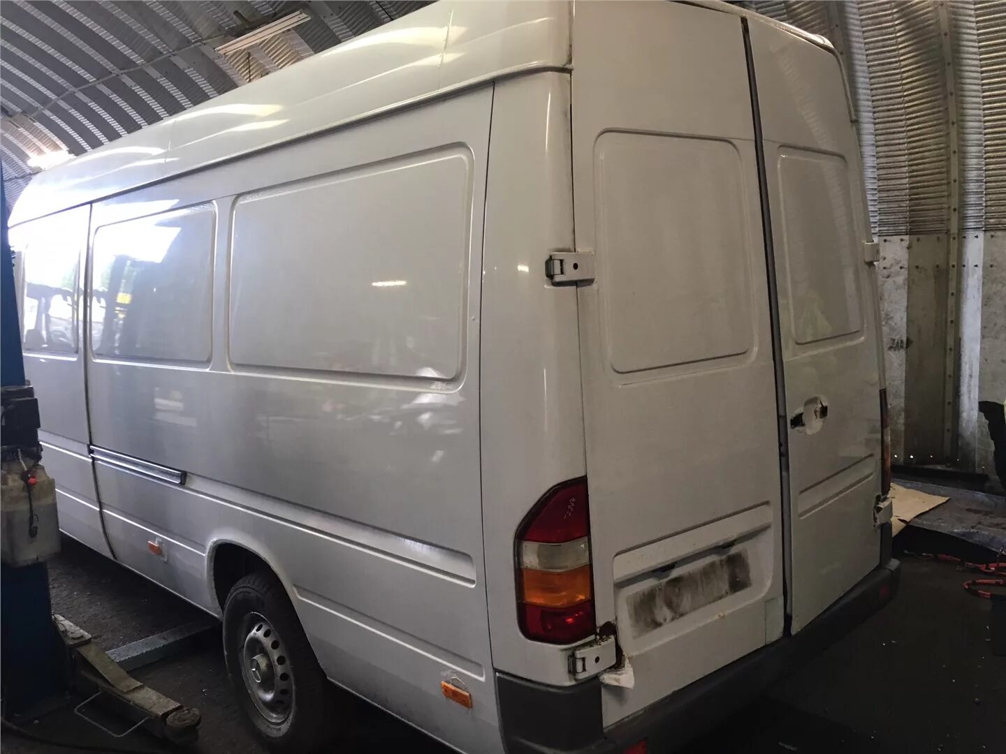 Mercedes sprinter 903. Мерседес спринтер 906 кузов. Кузов мерседес спринтер. 2020 mercedes sprinter xl vip\. Мерседес спринтер 903 кузов.