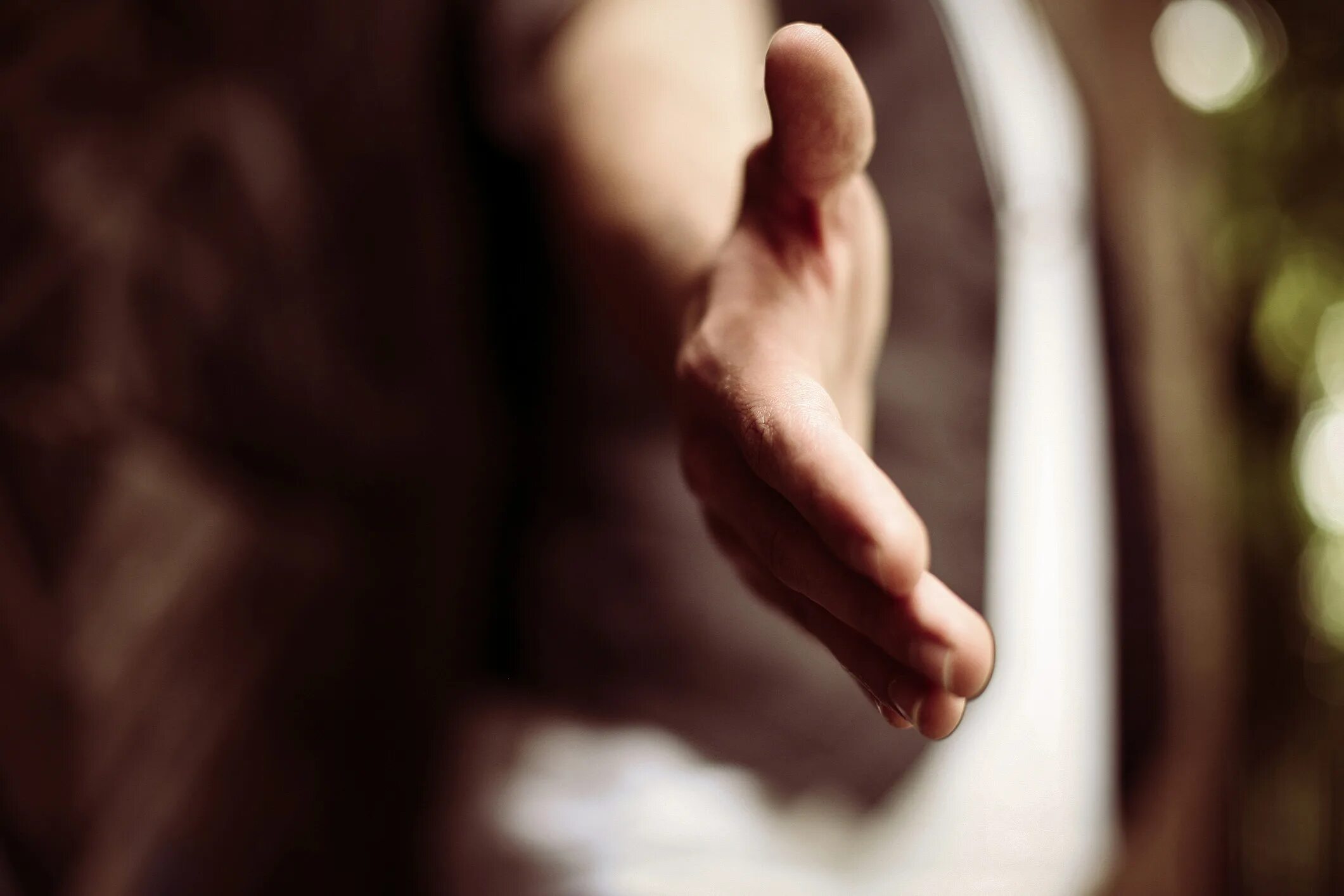 протянутая мужская рука. рука картинка. руки поддержка любовь. помощь парню рукой. помощь парню рукой.