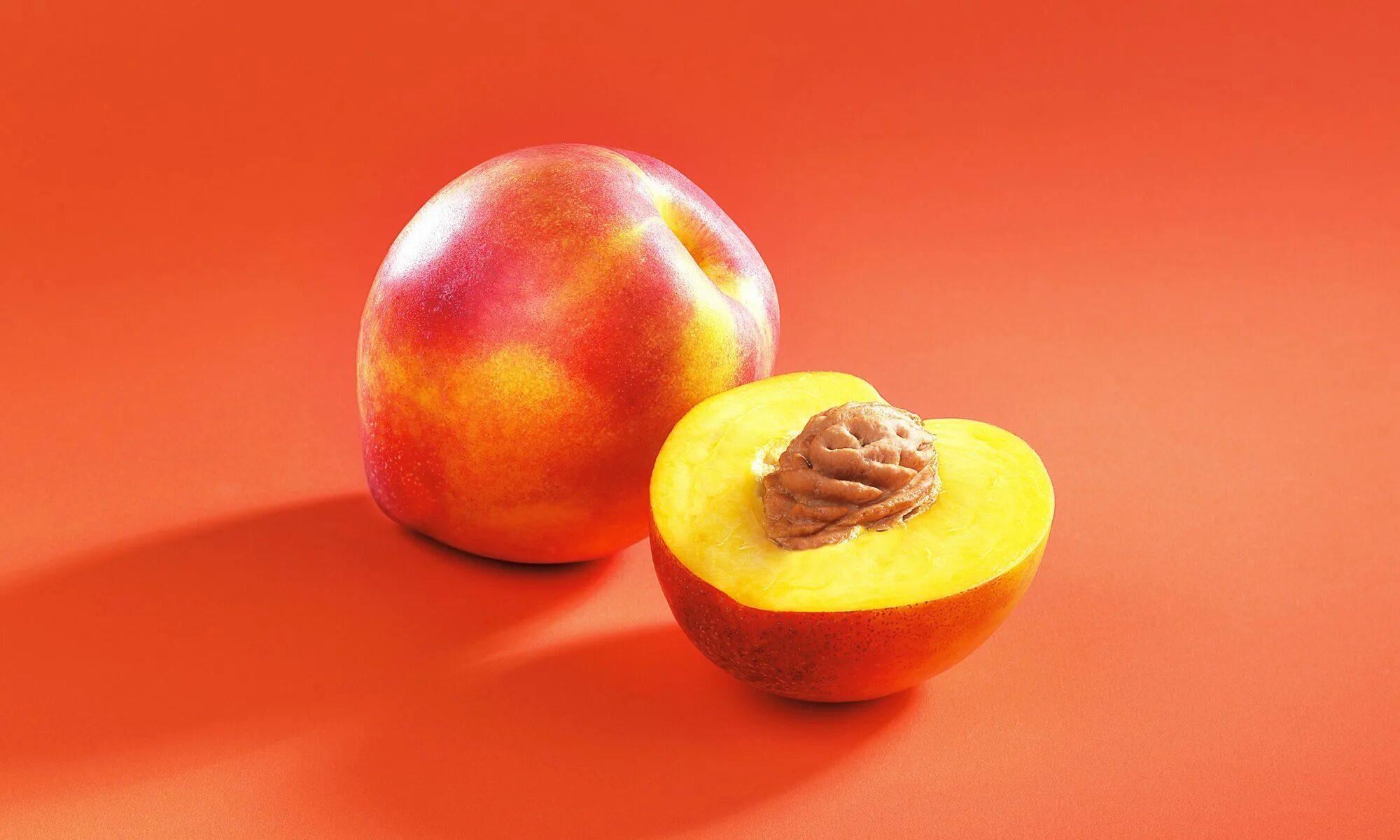 2 8 фруктов составляют персики. Нектарин Старк Делишес. Фрукты персик нектарин. Нектарин манго и персик. Персик нектарин абрикос.