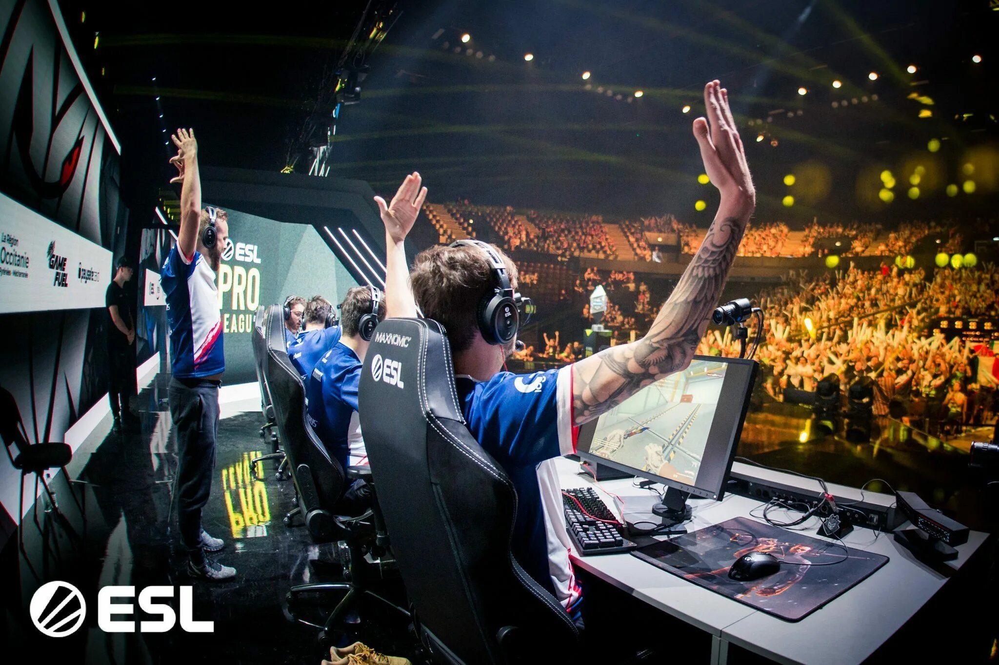 Киберспорт арена кс го. Cs go esl 2014. Esl cologne арена. Киберспорт нави кс. Кёльн кибер арена.