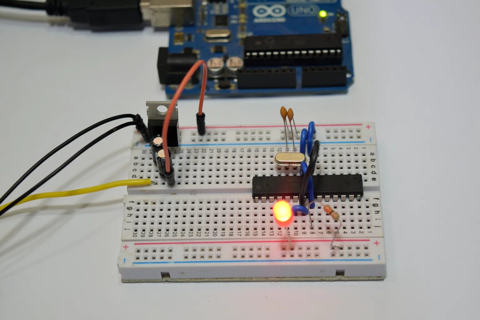 Arduino connect. Макетная плата ардуино нано. Arduino uno платы. Макетная плата Arduino uno. Макетная плата ардуино уно.