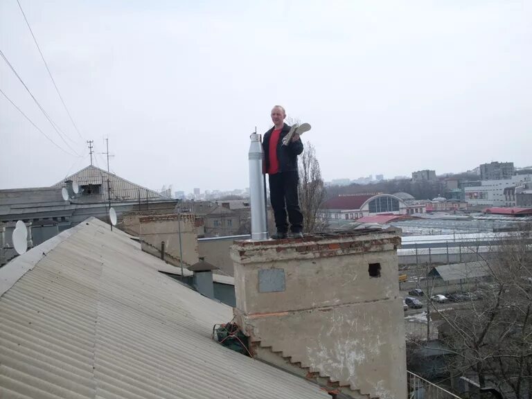 трубы на крышах многоэтажных домов. трубы на крышах многоквартирных домов. воздухозаборная вентиляционная шахта sp-300/2500/2000/tип оголовка 2. вентшахта на крыше многоквартирного дома. вентиляционные шахты линдаб.