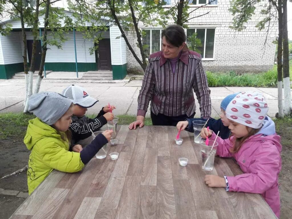 Дети в детском саду. Эксперименты в детском саду. Лето в детском саду. Опыты и эксперименты в детском саду летом. Недельный опыт