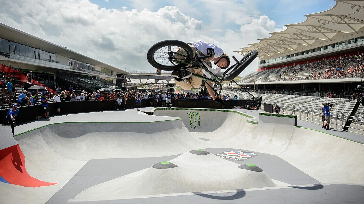 X games 10. Бмх парк. BMX фристайл парк. Олимпийский бмх парк Токио. Всемирные экстремальные игры.