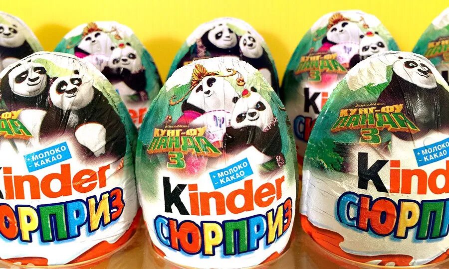 Kinder сюрприз кунг-фу панда 3. Киндер сюрприз панды строители. Киндер с пандой. Киндер сюрприз макси. Киндер с пандой.