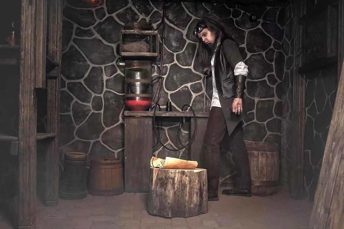 Башня теслы игра. Замок франкенштейна квест красноярск. Квест в башне теслы. Квест пропавшие в лесу. Башни теслы спб.