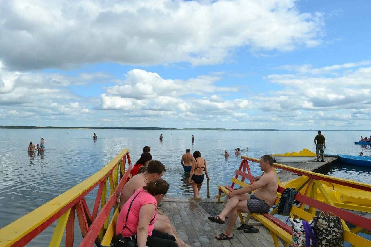 Погода озеро медвежье курганская. Курорт озеро Медвежье Курганская. Курорт озеро Медвежье Курганская область. Санаторий озеро Медвежье Курганская. Солёное озеро в Курганской области Медвежье.