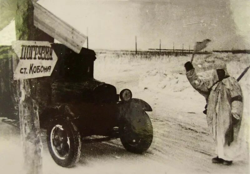 Блокада путей. Ленинград ладога дорога жизни. ладожская дорога жизни 1941 год. блокада ленинграда 1942 год дорога жизни. блокадный ленинград ладожское озеро.