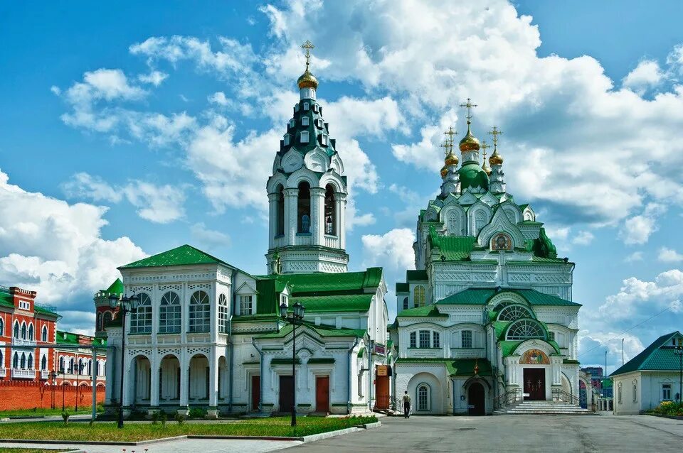 Церковь пресвятой троицы в йошкар-оле. Храм богородицы в йошкар оле. Кафедральный собор благовещения пресвятой богородицы йошорала. Йошкар ола храмы города. Кафедральный собор йошкар-ола.