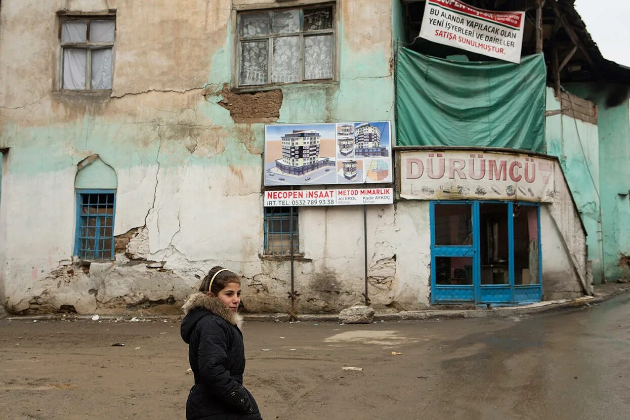 Жизнь в армении. Армения жизнь людей. ереван жизнь людей. армения жизнь простых людей. армения как живут люди.