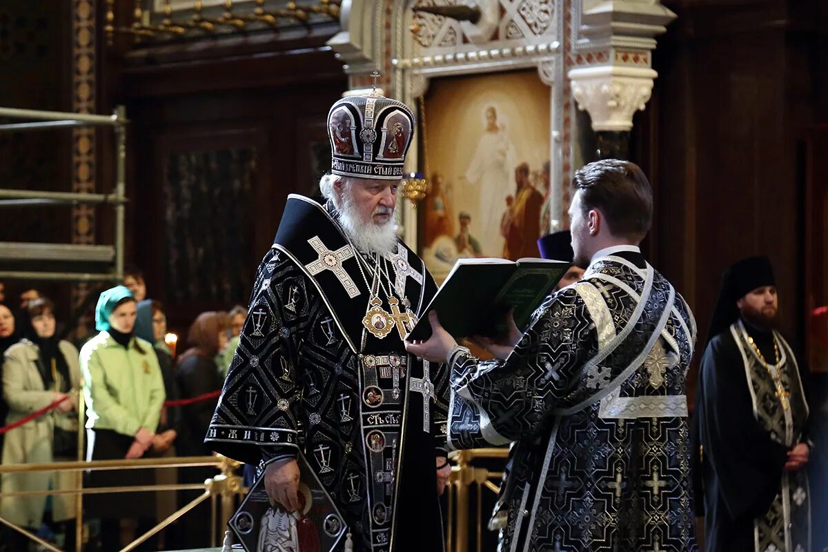 Кафедральный собор христа спасителя, москва. Рождество богослужение в храме христа спасителя. Храм христа спасителя 25 декабря. Богослужения в храме христа спасителя в москве 28 июля. Храм христа спасителя 25 декабря.