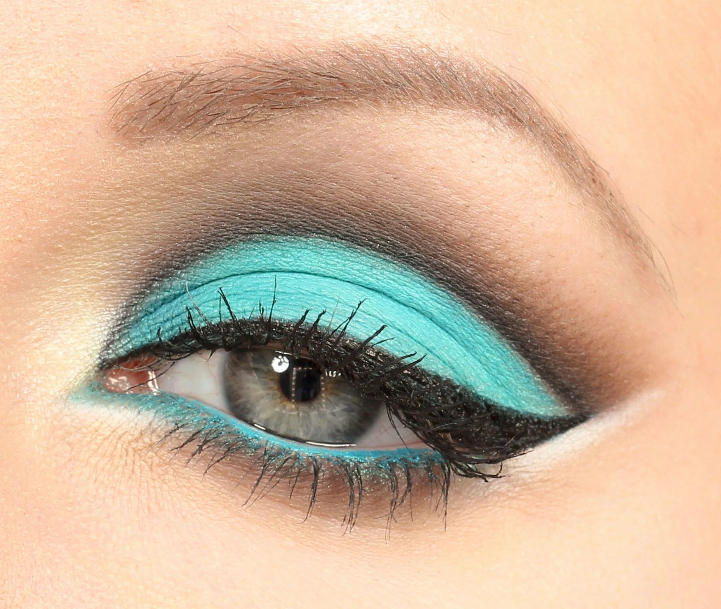 зелёно-голубые глаза. красивые глаза. море зеленый глаз. глаза цвета морской волны. море зеленый глаз.