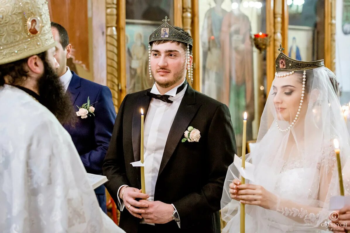 Свадьба в горах грузии. Брак в грузии. Венчание в тбилиси. Мамия орахелашвили грузия. Венчание грузины.