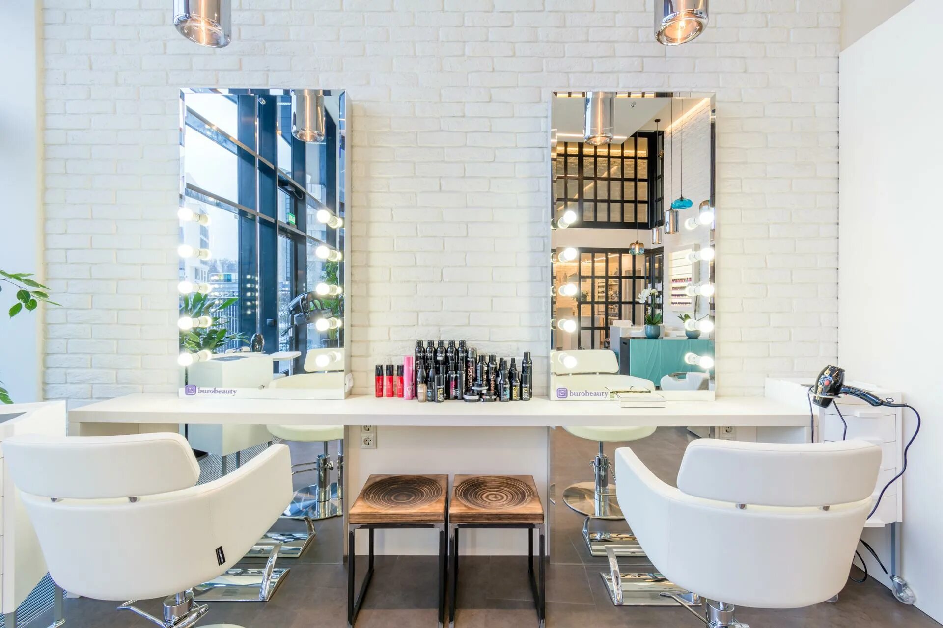 Интерьеры санов красоты. Салон buro beauty интерьер. Сколково салон красоты бюро. Бьюти студия. Салон красоты beauty в саратове.