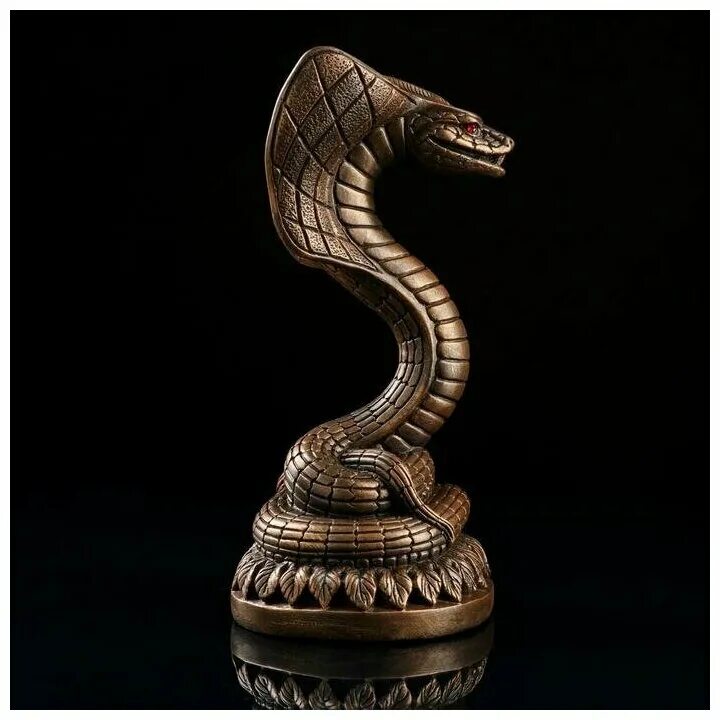 статуэтка cobra kare k314819. статуэтка змея кобра 32см. статуэтка из дерева кобра. королевская кобра статуэтка. статуэтка кобра.