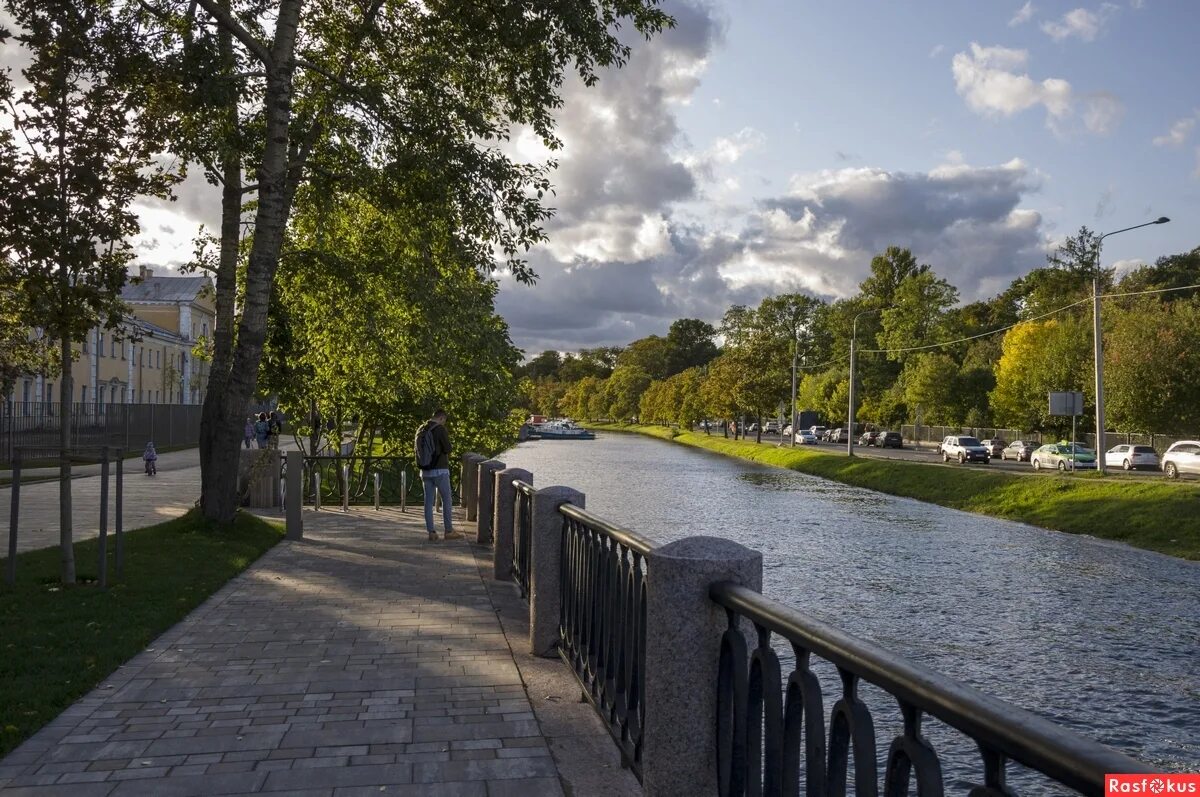 набережная реки волга астрахань. набережная суры пенза. набережная реки карповка санкт-петербург. фрунзинская набережная. казань парк на озере кабан.