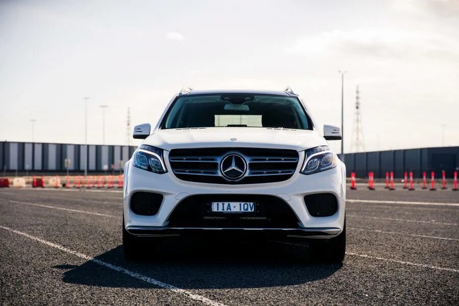 Mercedes line. Mercedes x166 2016. AMG line Mercedes. Мерседес линии.