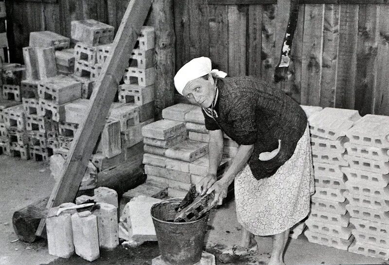 Советская стройка. Советские женщины на стройке. Трудящиеся женщины. Женщины труд СССР.