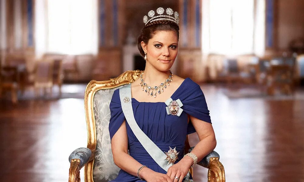 What 24 Gorgeous Princesses and Queens From Around the World Look Like / Bright 