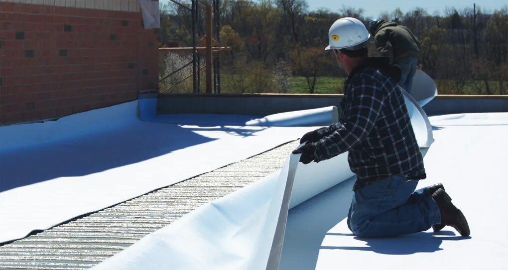 Гидроизоляция под металлопрофиль на крышу. Пароизоляция для кровли. Ондутис a120. Изоспан для мансардной кровли. Гидропароизоляция d 70 м2.