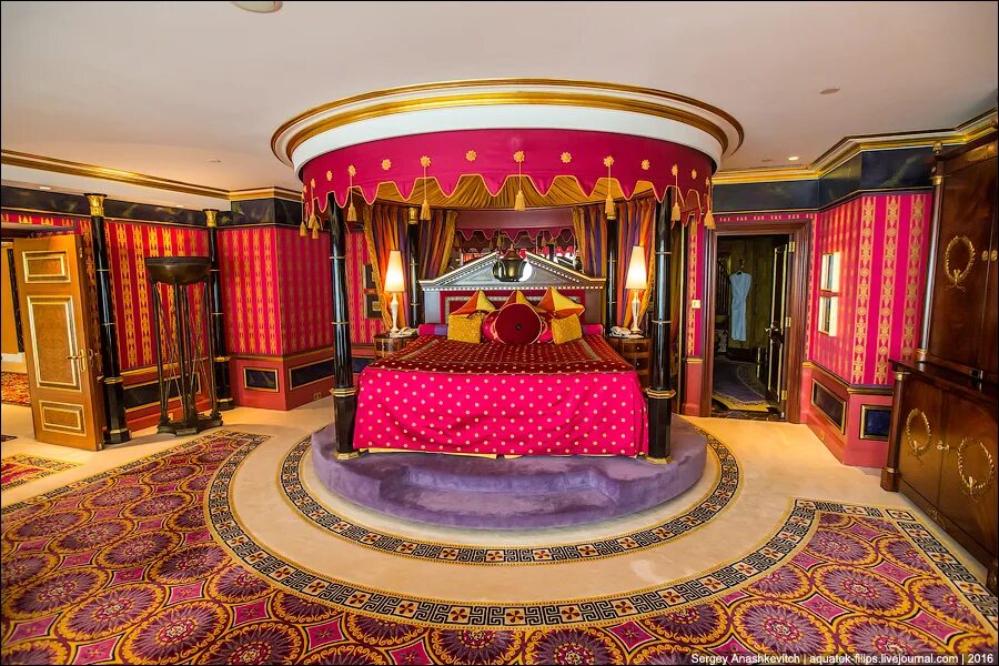 Бурдж аль араб самый дорогой номер. Бурдж аль араб номера. Семизвездочный отель в дубае burj al arab. Роскошные дворцы шейхов. Дворец шейха интерьер.