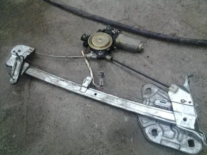 Стеклоподъемник toyota
